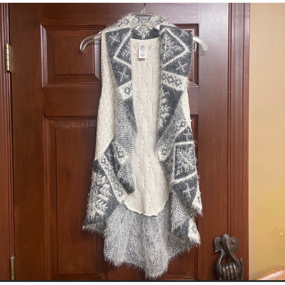 Max Studio Knitted Open Front Sleeveless Ruffled Cardigan Girl Sz 14 NWOT